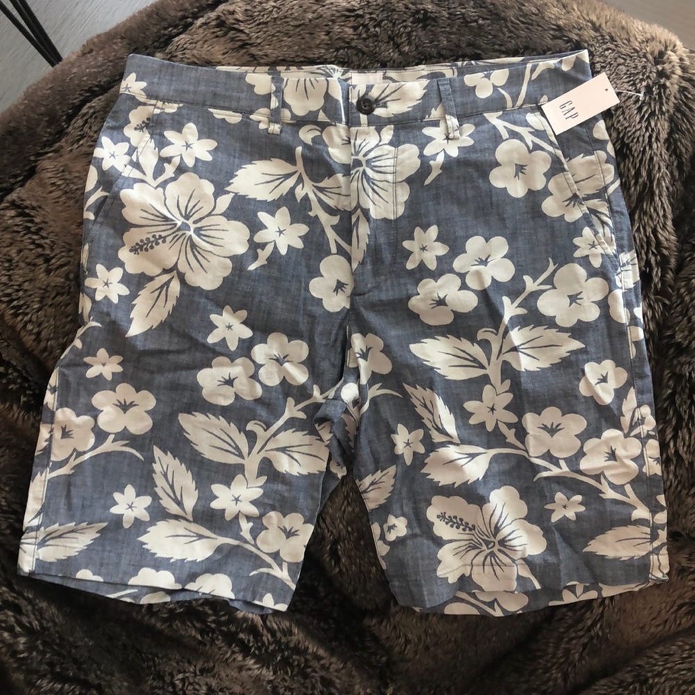 Gap shorts